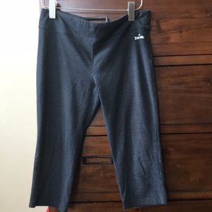 Large Spaulding Capri workout pants
